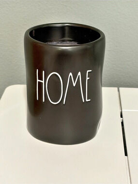 Rae Dunn HOME Vanilla Woods Black Scented Candle, New